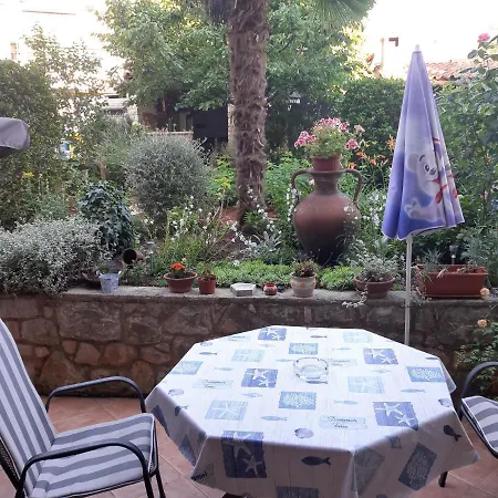 N & V Poreč