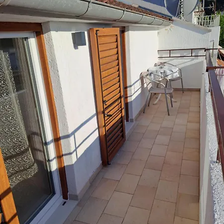 N & V * Poreč