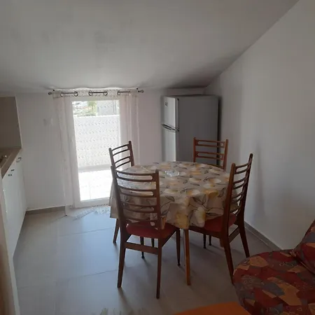 N & V * Poreč