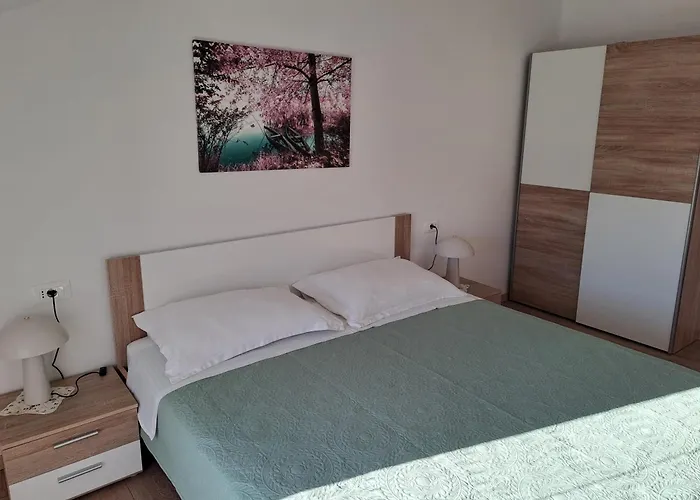 Apartment N & V *