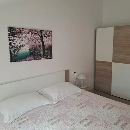 Apartment N & V