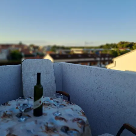 N & V * Porec