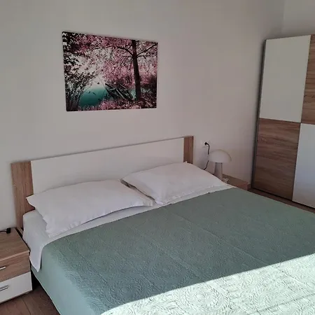 Apartment N & V *